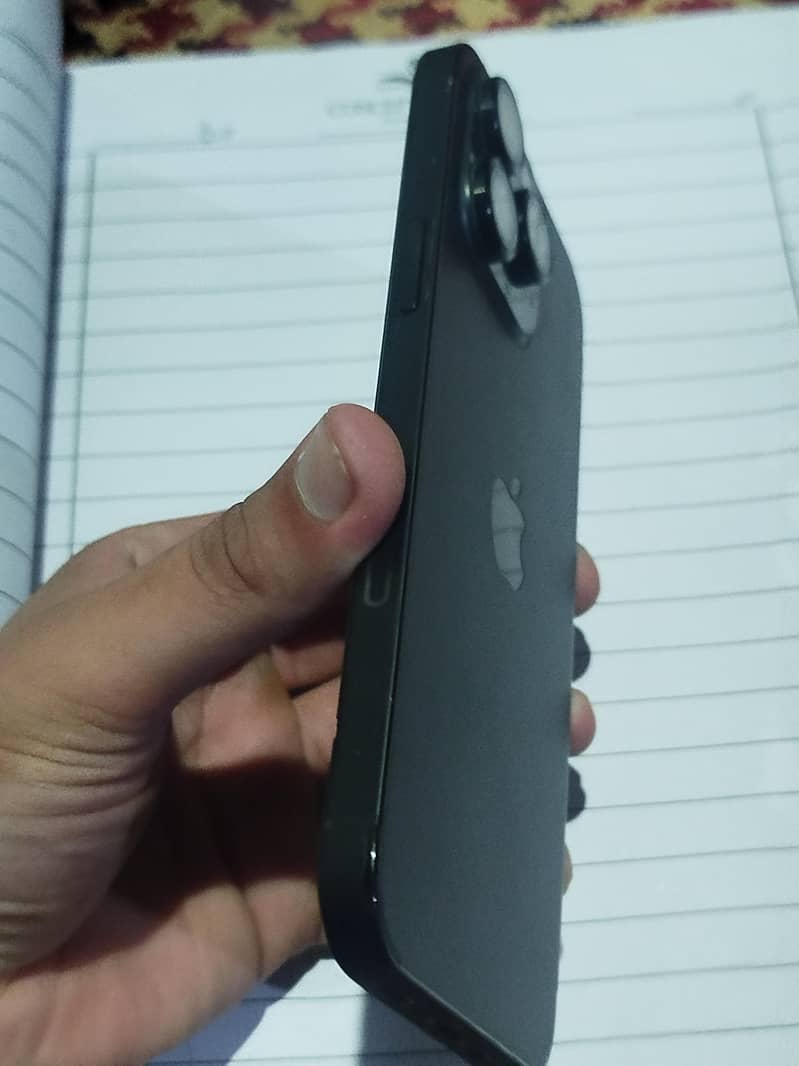 Apple iPhone 14 Pro Max 1