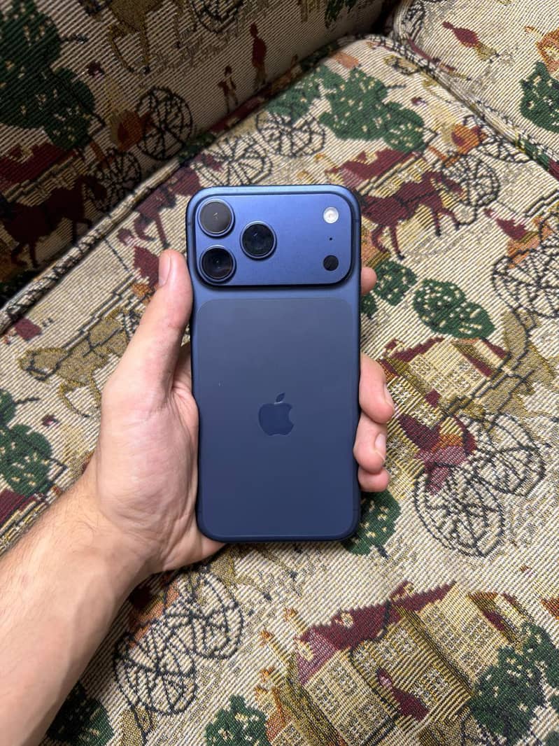 iPhone 17 pro max 0