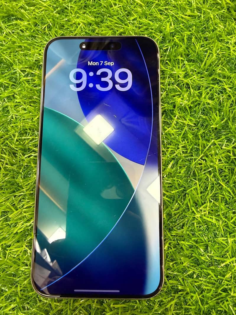 Apple iPhone 15 Pro Max 4