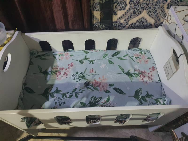 baby cot 2