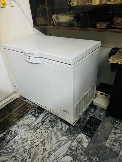 Dawlance Freezer DF400 ES.
