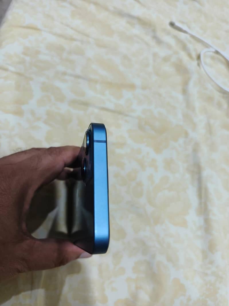 Apple iPhone 13 1