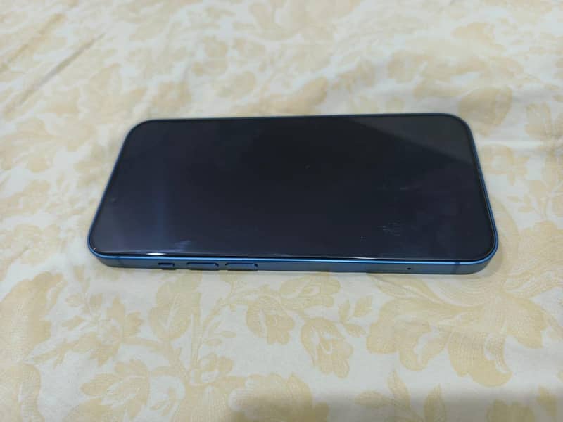 Apple iPhone 13 5