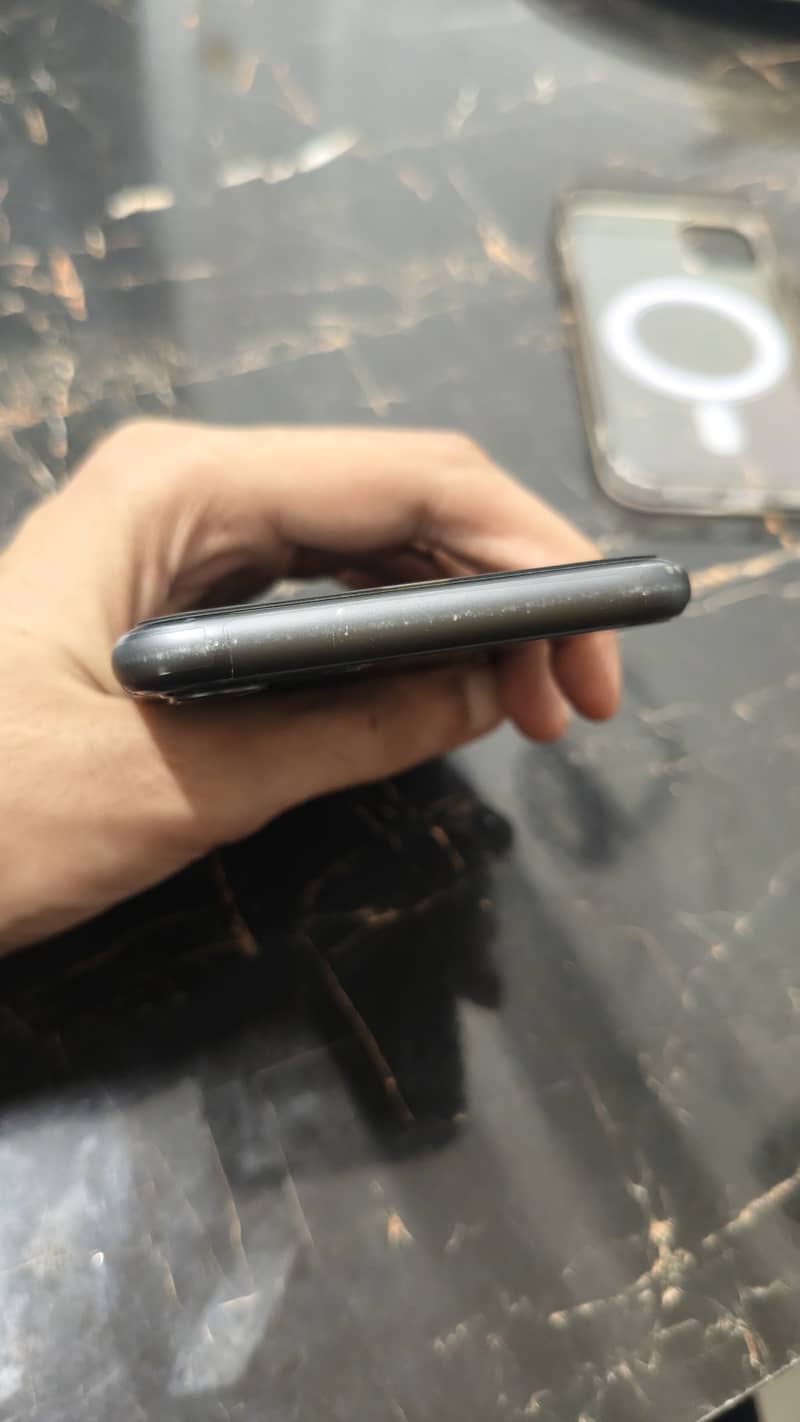 Apple iPhone 11 6