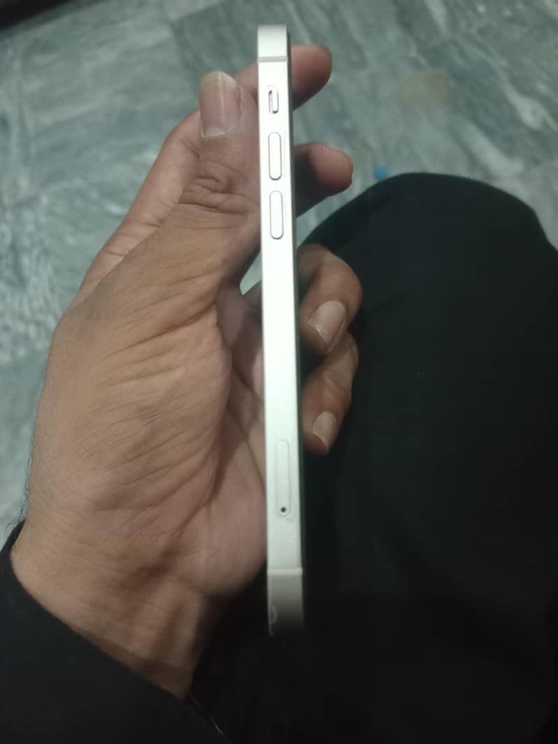 Apple iPhone 12 2