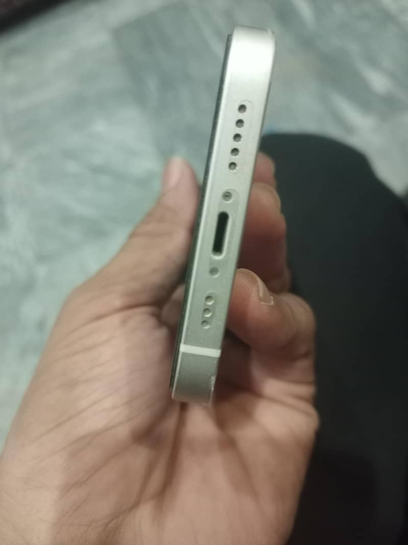 Apple iPhone 12 5