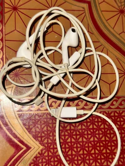 Apple lightning handsfree for 14 pro max and below