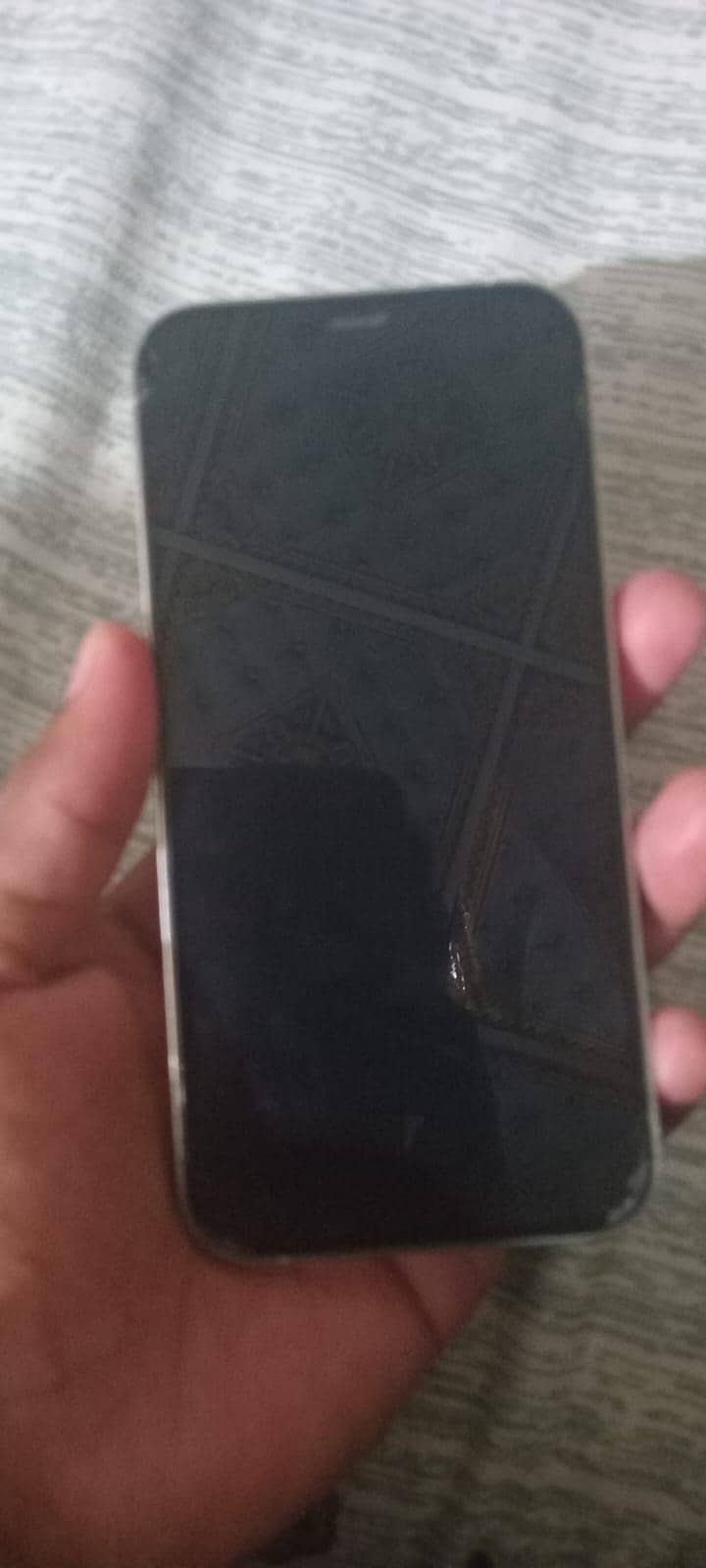 Apple iPhone 12 1