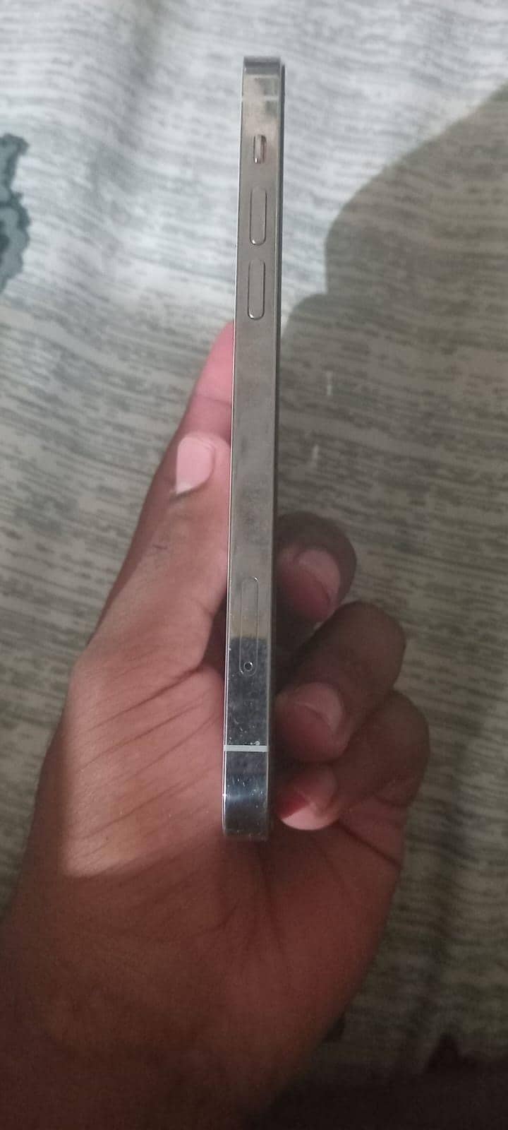 Apple iPhone 12 3