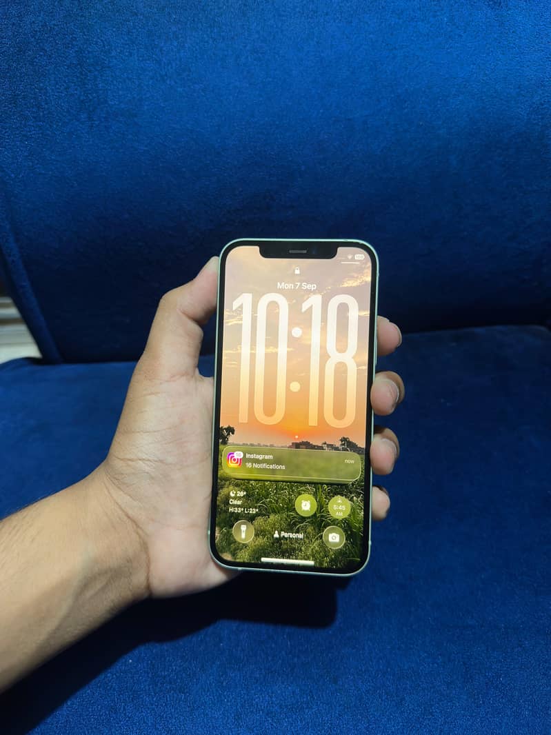 Apple iPhone 12 1