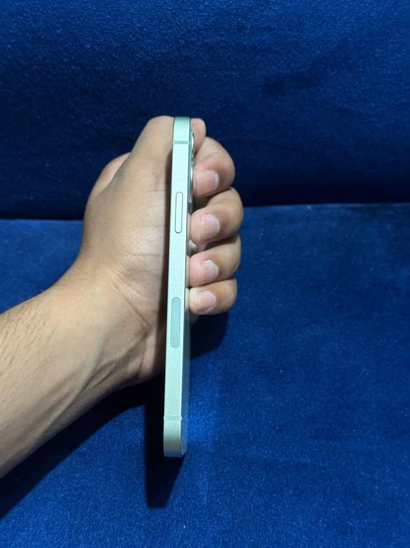 Apple iPhone 12 6