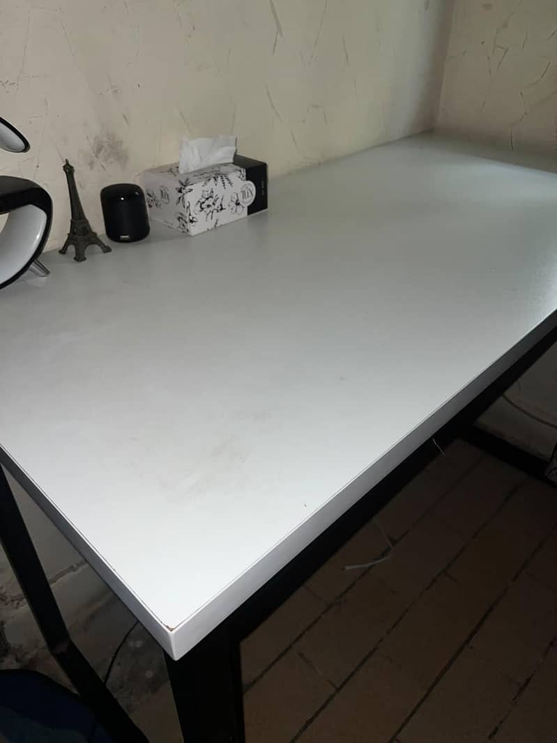 selling this table 3