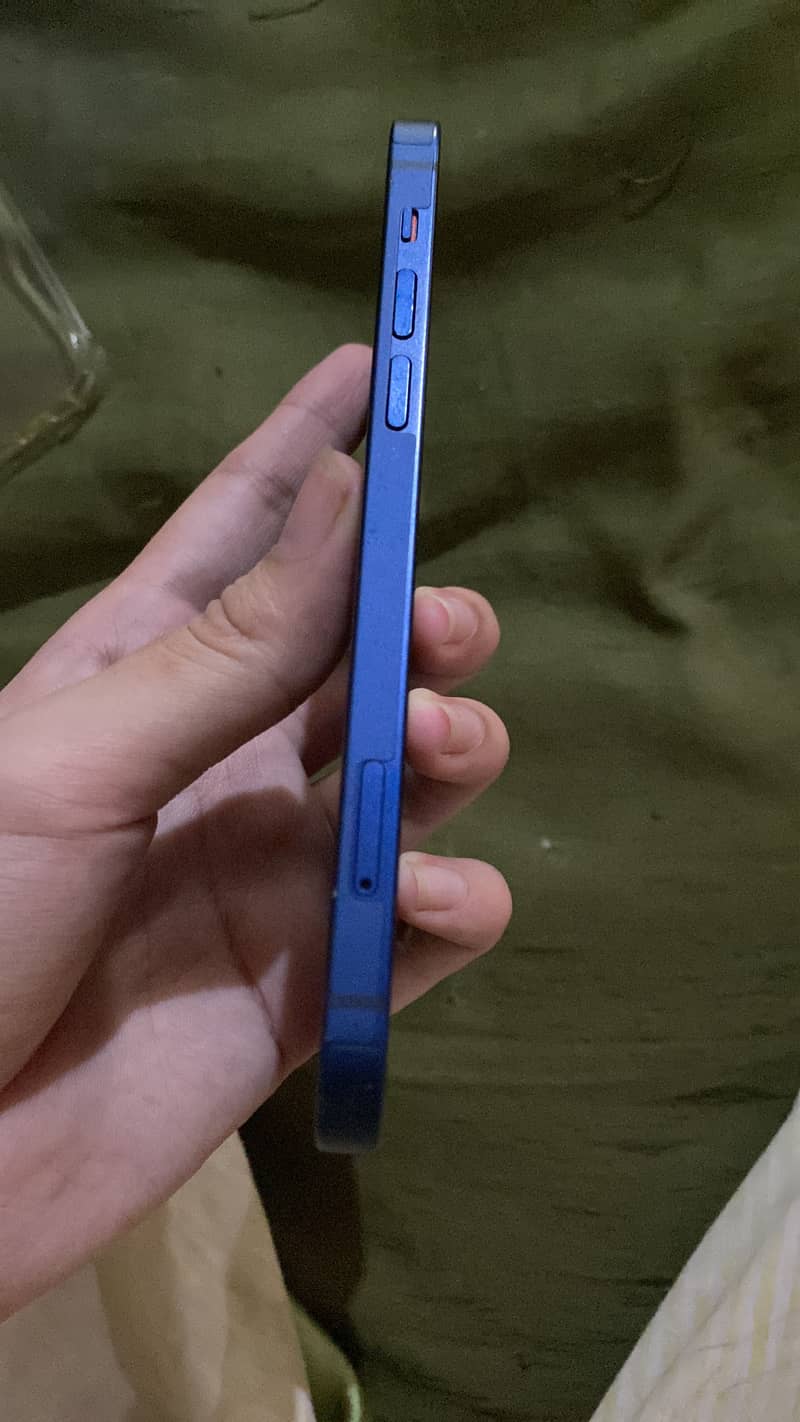 Apple iPhone 12 2