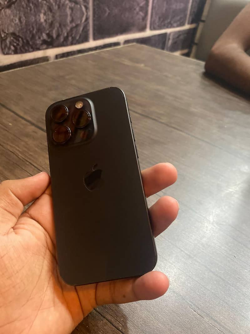 Apple iPhone 15 Pro 0