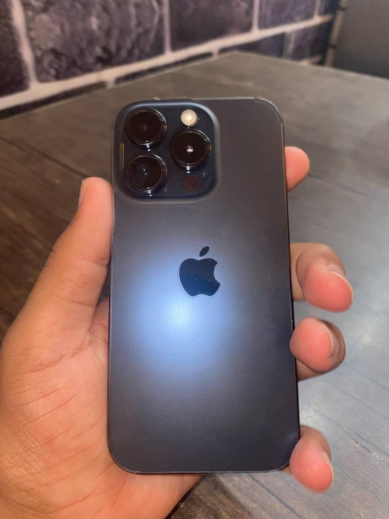 Apple iPhone 15 Pro 3