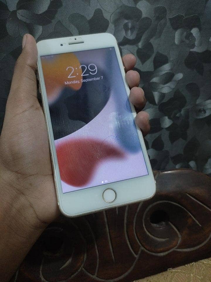 Apple iPhone 7 Plus 4