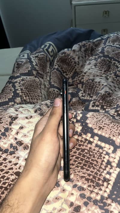 iPhone XR jv