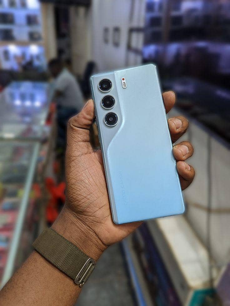 Tecno CAMON 40 Pro 0