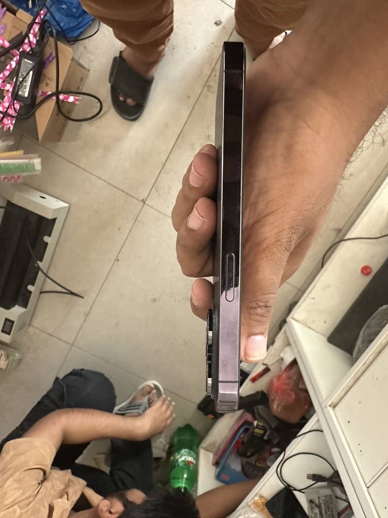 Apple iPhone 14 Pro 0