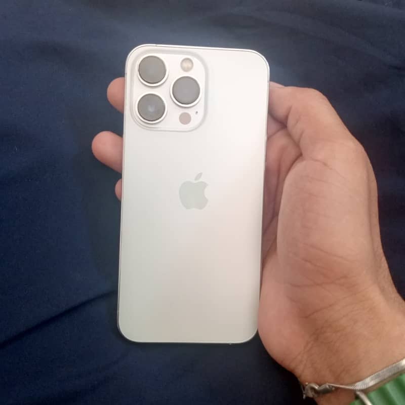 Apple iPhone 13 Pro 1