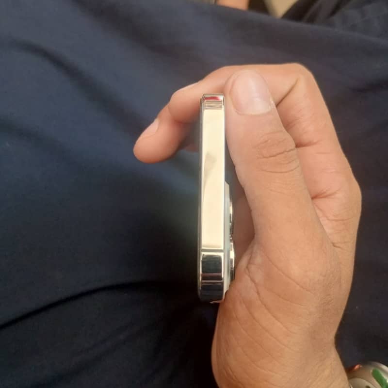 Apple iPhone 13 Pro 3
