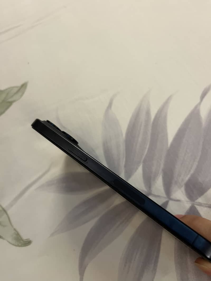Apple iPhone 15 Pro Max 5