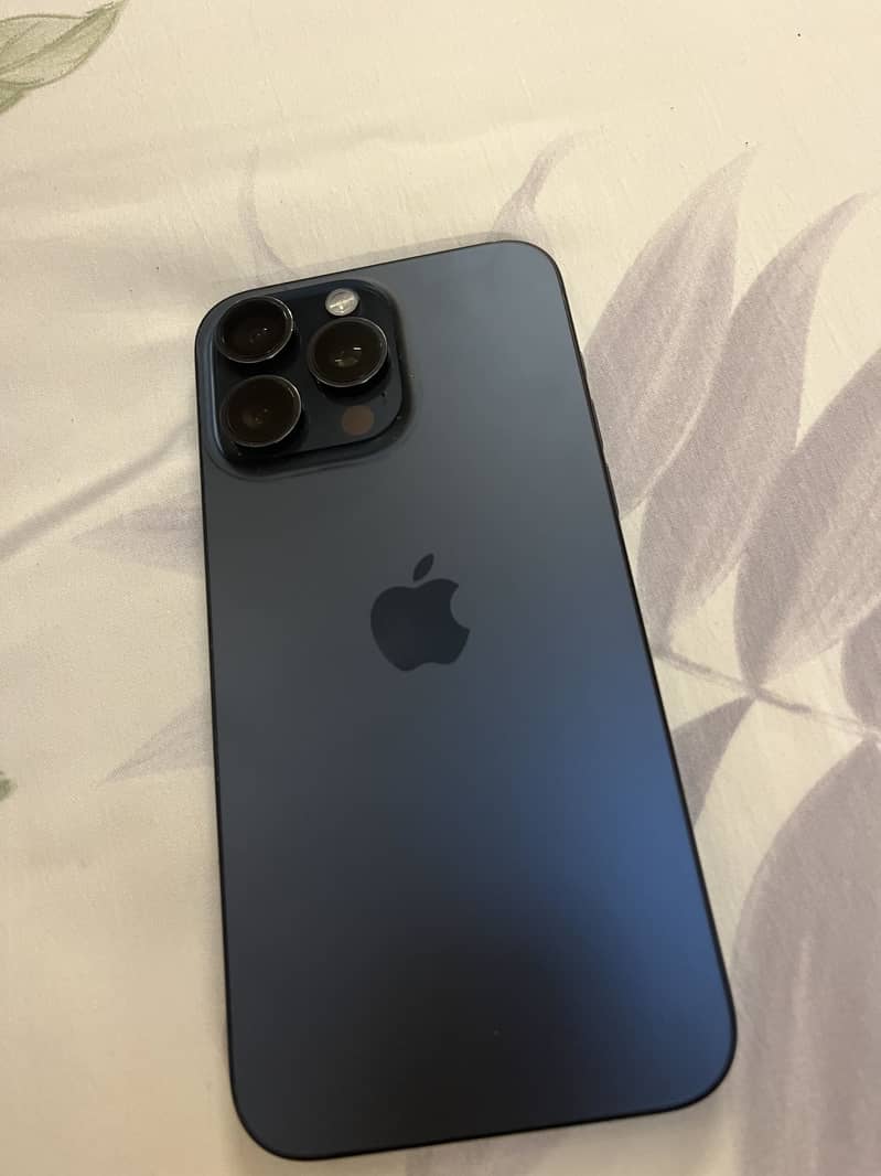 Apple iPhone 15 Pro Max 6