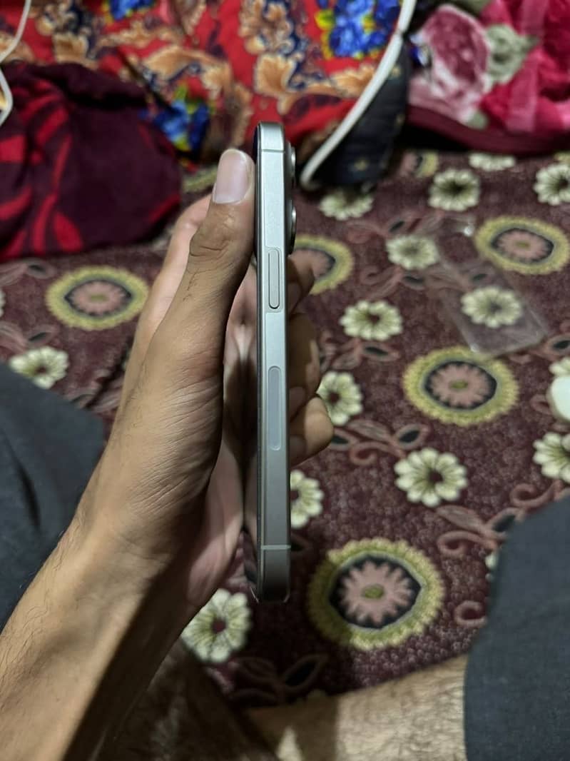 iPhone 15 pro jv 2