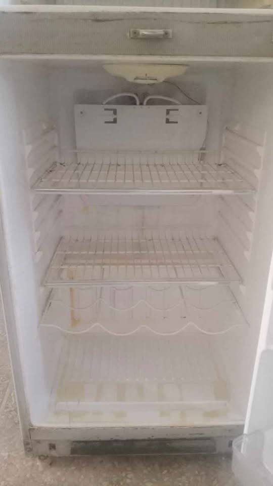 medium size refigerator 4