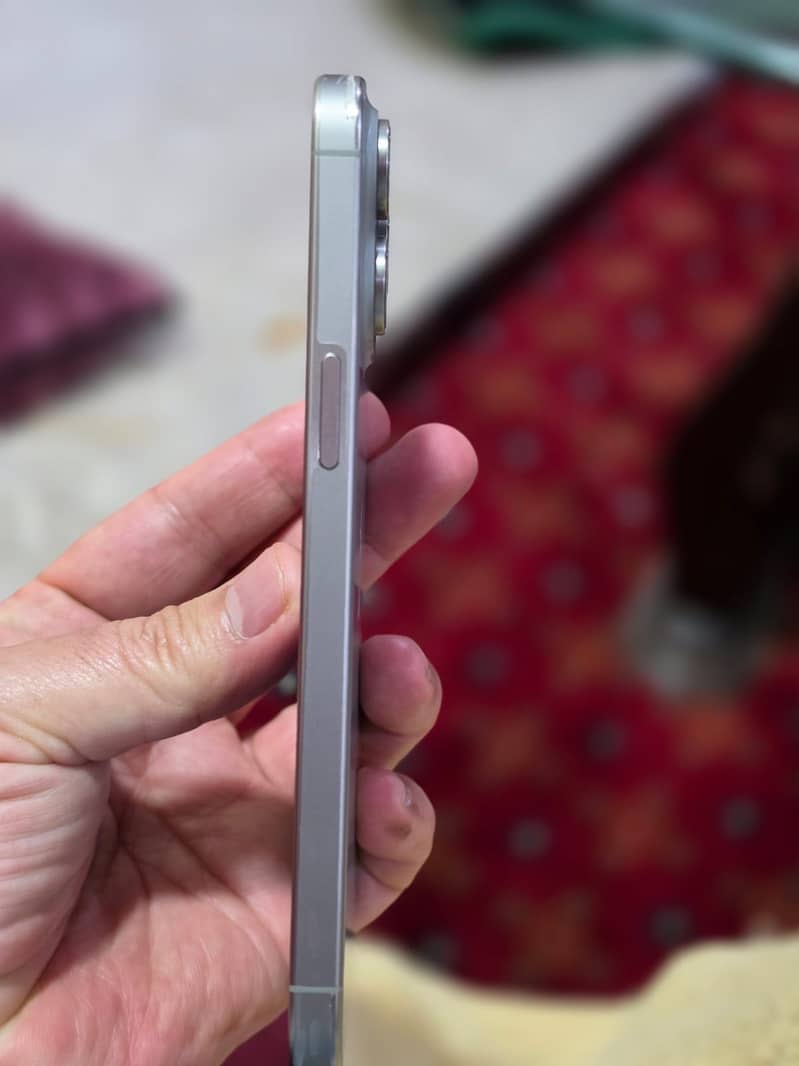Apple iPhone 15 Pro Max 1
