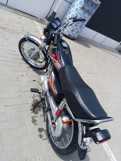 Honda CG125 .