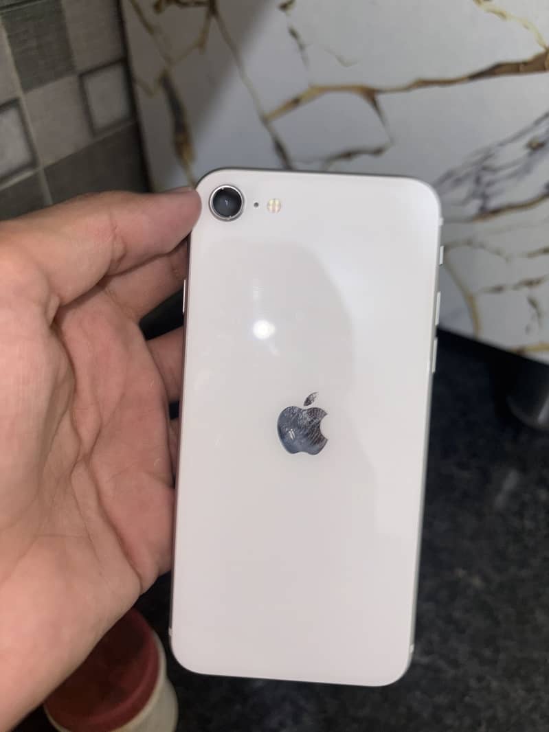 Apple iPhone SE 0