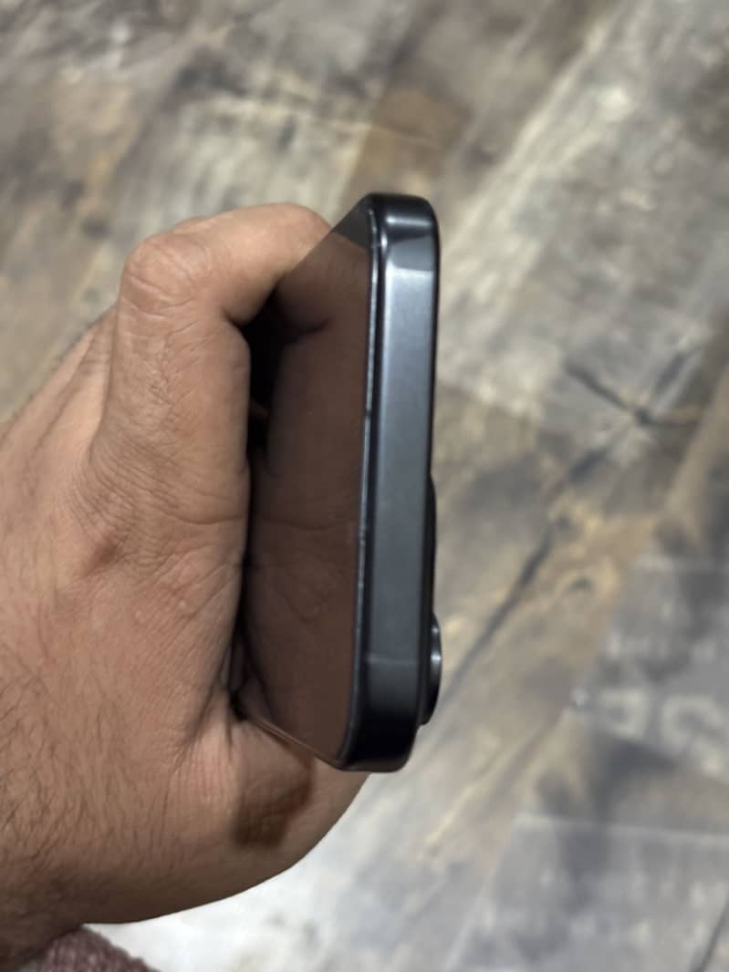Apple iPhone 15 Pro Max 1