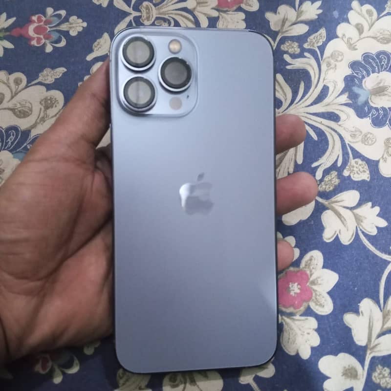 Apple iPhone 13 Pro Max 2