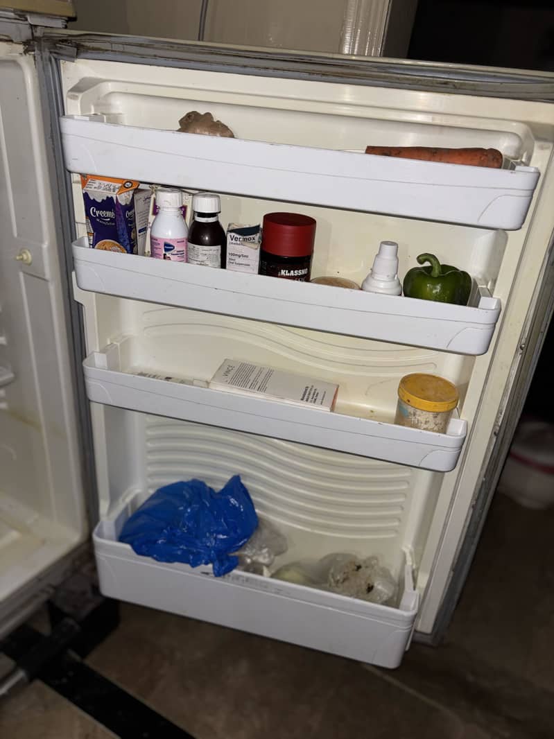 Refrigerator 0