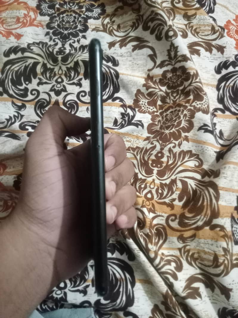 Apple iPhone 7 Plus 3