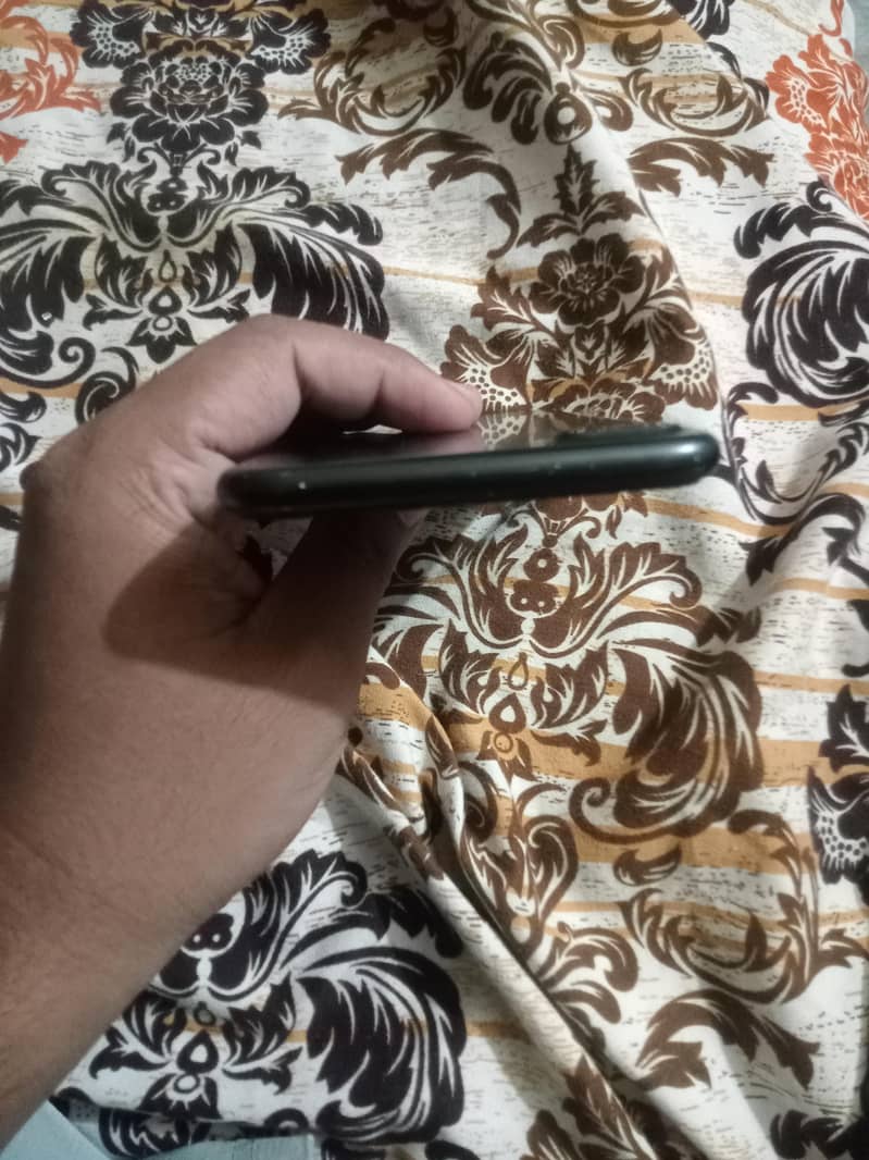 Apple iPhone 7 Plus 4