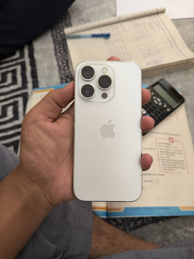 Apple iPhone 14 Pro 0