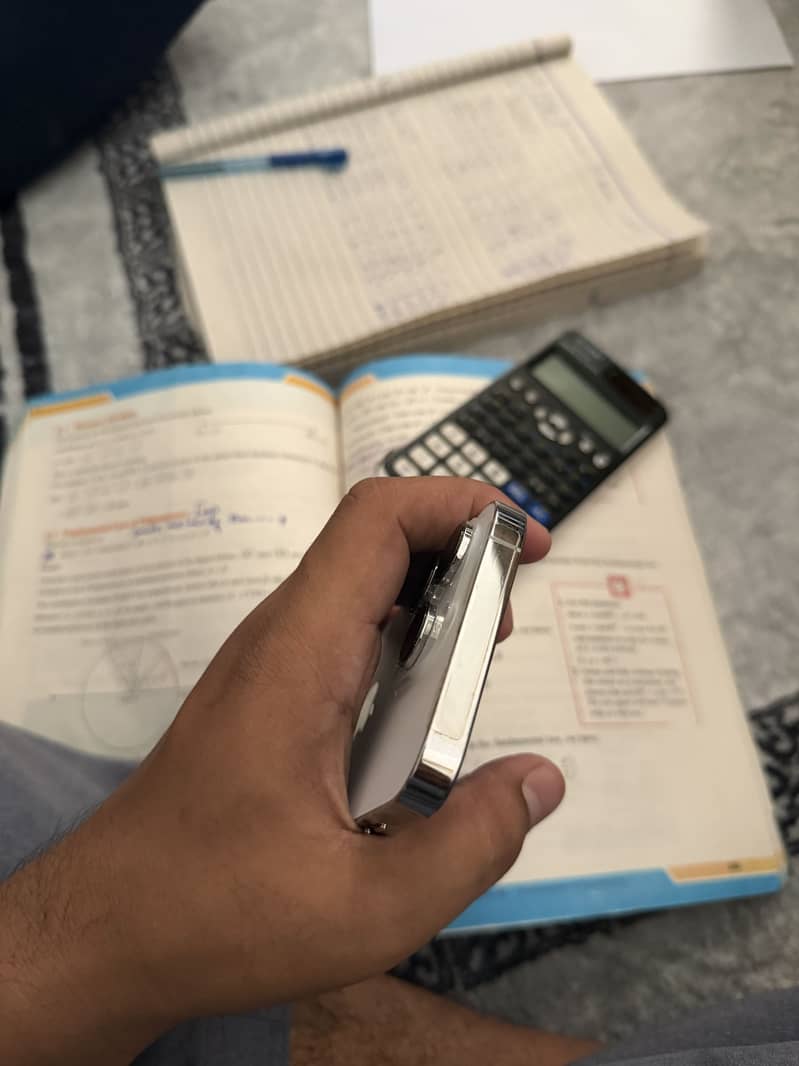Apple iPhone 14 Pro 3