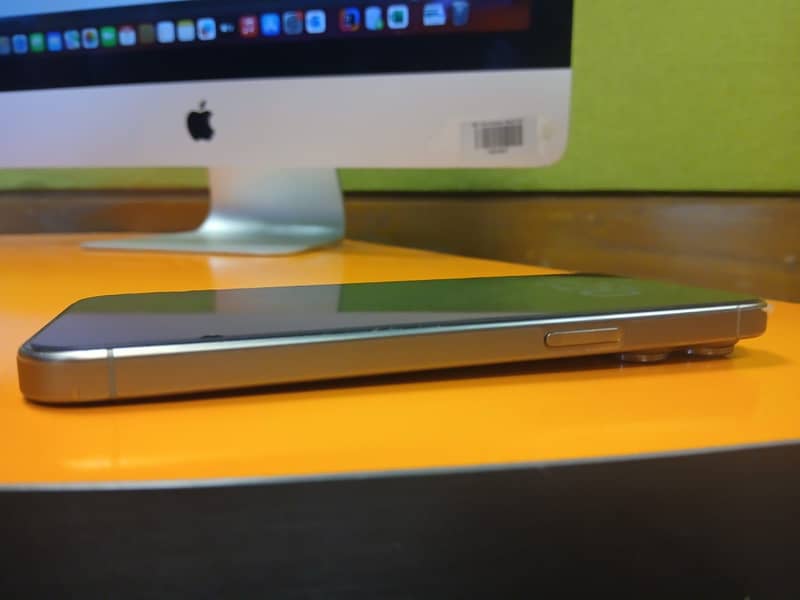 Iphone 15 pro max 2