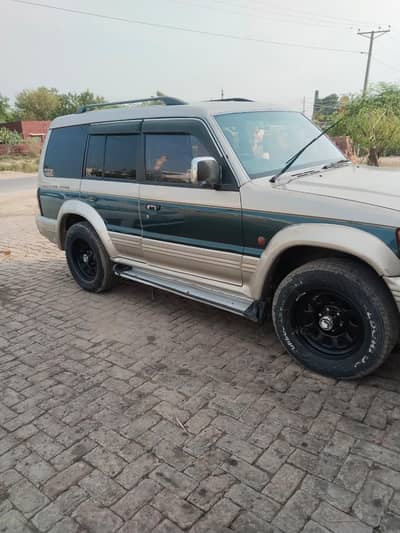 Mitsubishi Pajero 1991