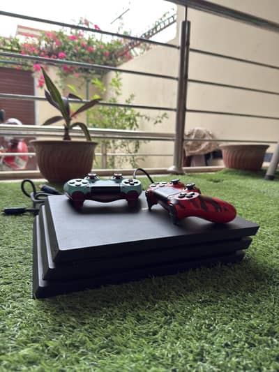Ps4 ps4 pro 1TB lush condition
