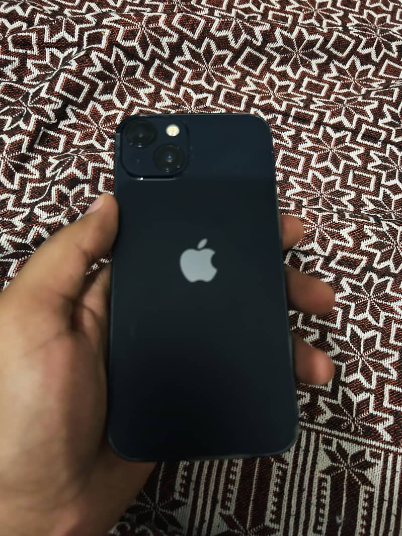 iPhone 13 0