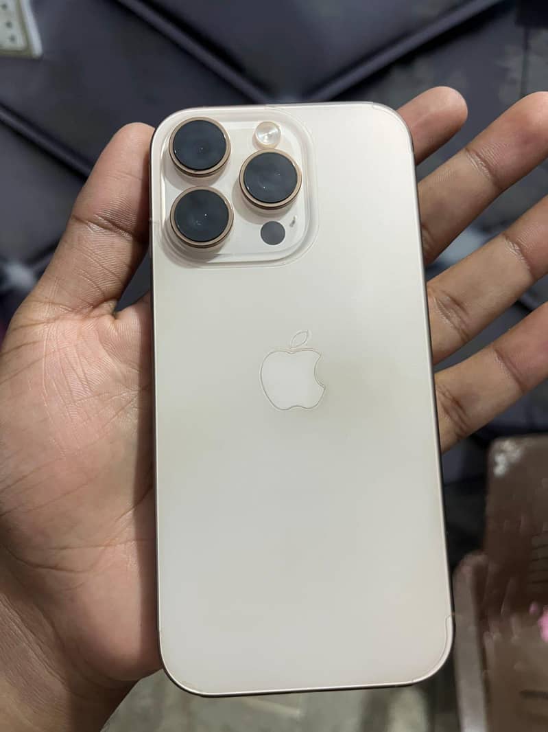 Apple iPhone 16 Pro 2