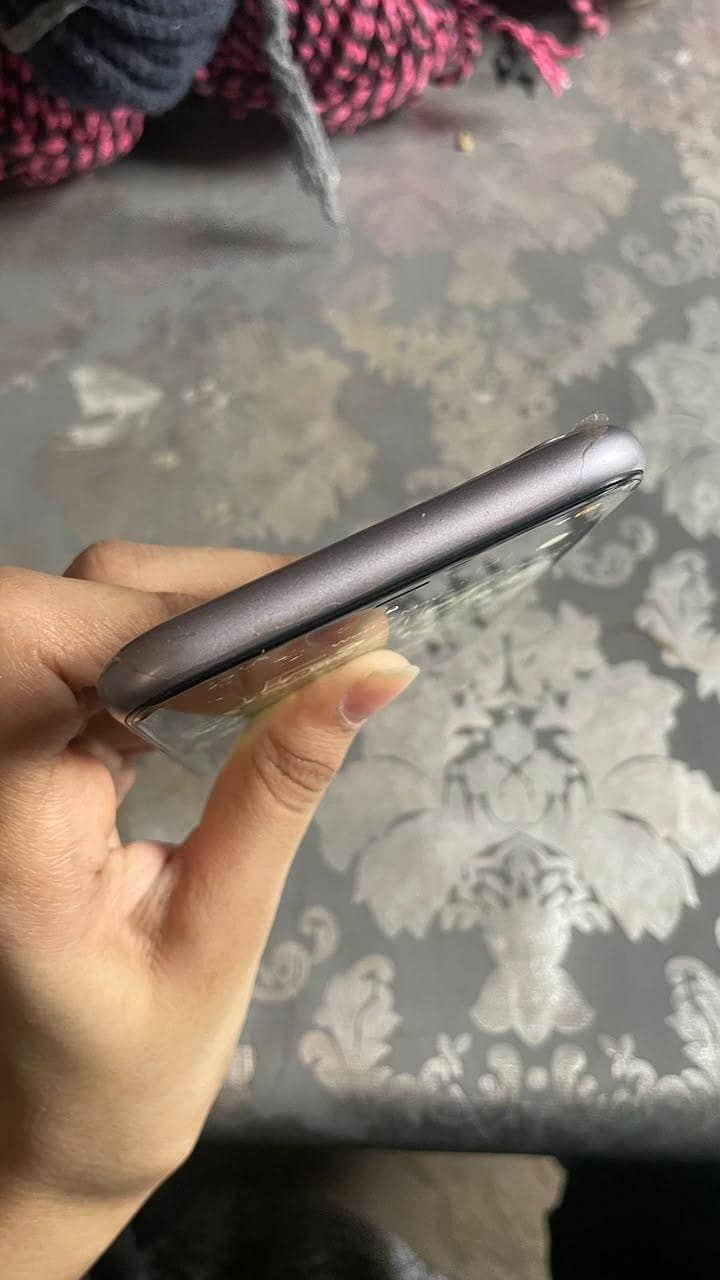 Apple iPhone 11 6