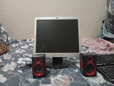 hp LCD 17 inches with keyboards and speakers