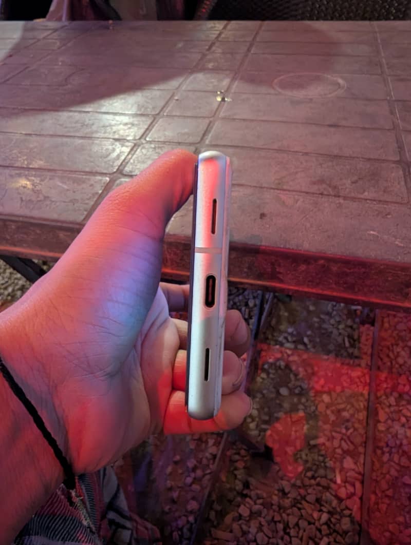 Google Pixel 7A 4