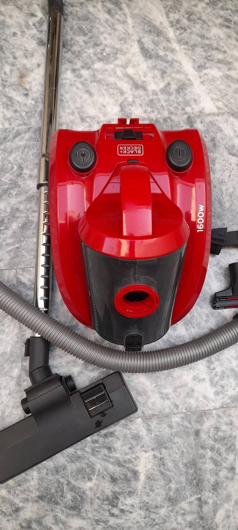 Black & Decker Vecuum Cleaner 6