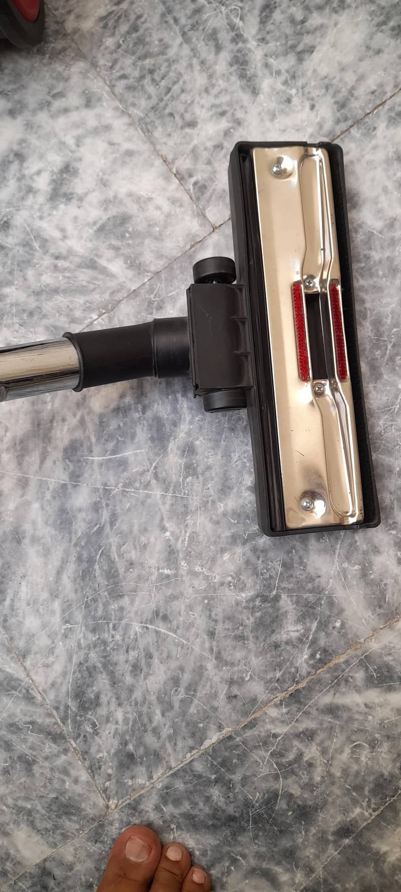 Black & Decker Vecuum Cleaner 8