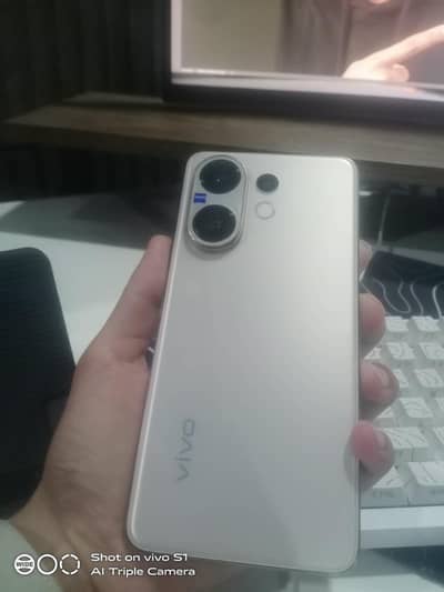 Vivo V60